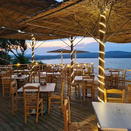 Nikola- Family ホテル 2*