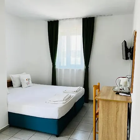 Nikola- Family ホテル 2*