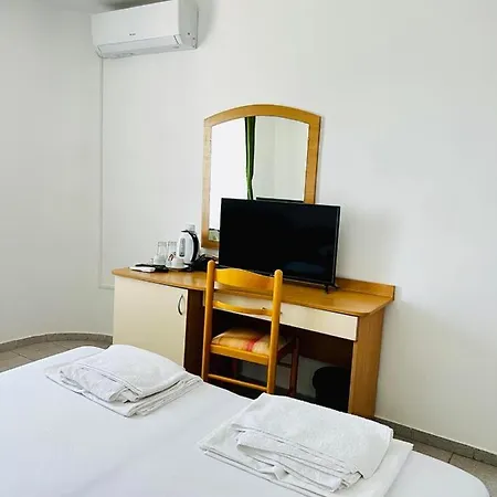 ホテル Nikola- Family プリモルスコ