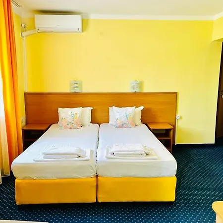 Nikola- Family プリモルスコ