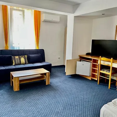 Nikola- Family بريمورسكو