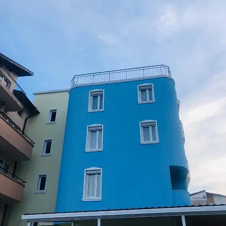 Nikola- Family ホテル