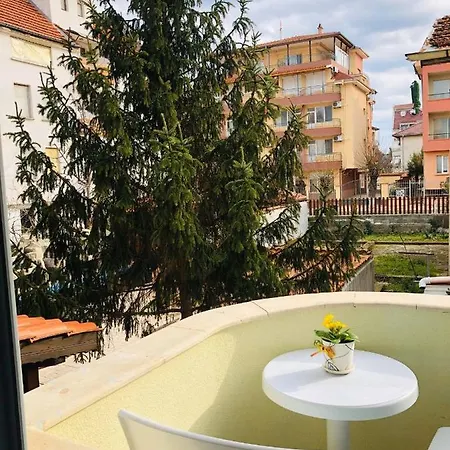 فندق Nikola- Family 2*