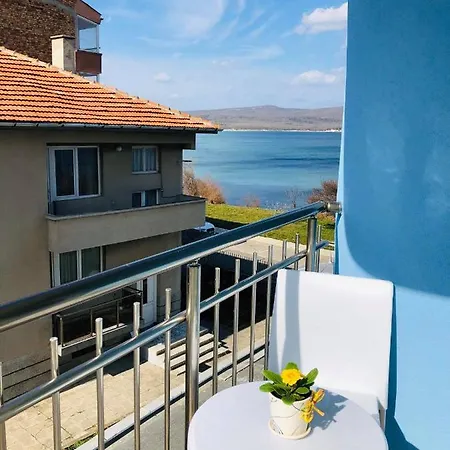 Nikola- Family ホテル