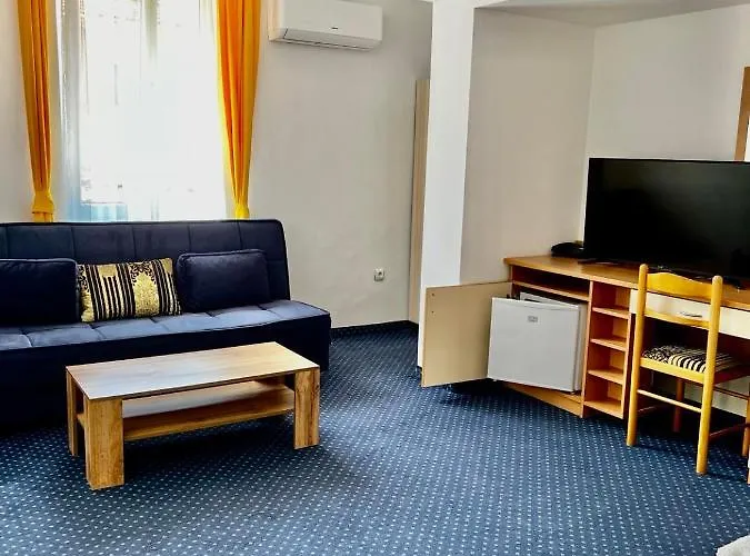 Nikola- Family 普里莫尔斯科