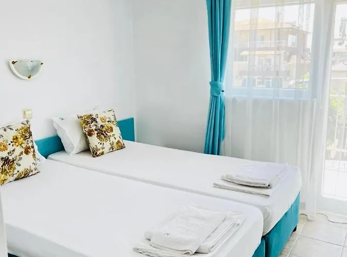 Nikola- Family Hotel 2*